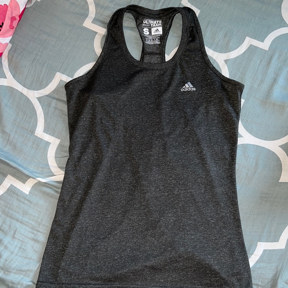 ⚪️ Adidas Razor Back Shirt 🔵